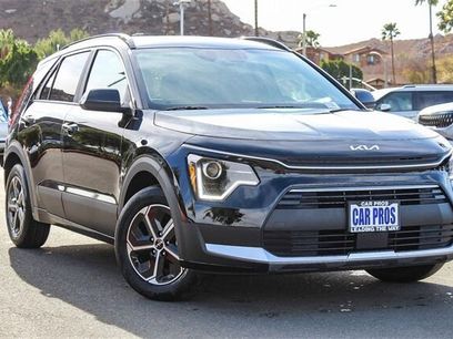 New 2025 Kia Niro EX