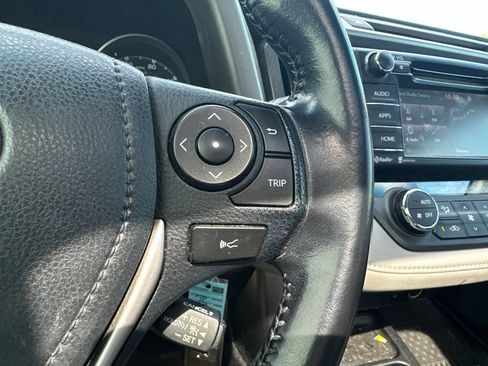 Used 2017 Toyota RAV4 XLE AWD/4WD image 21