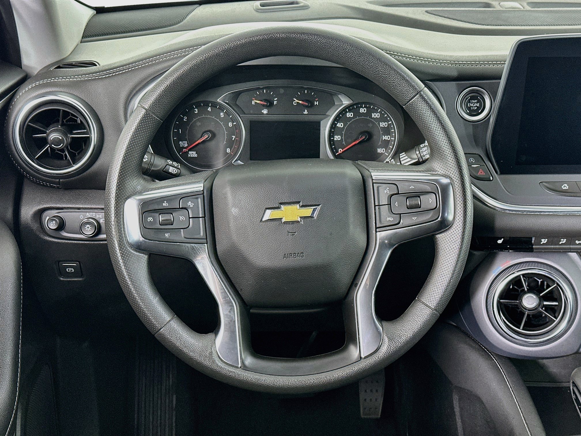 Used 2025 Chevrolet Blazer LT FWD image 18