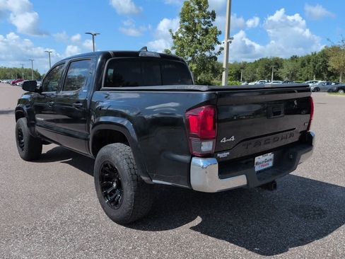 Used 2018 Toyota Tacoma SR5 AWD/4WD image 4