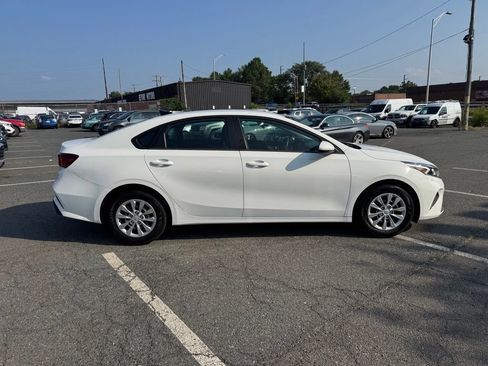 Used 2024 Kia Forte LX FWD image 7