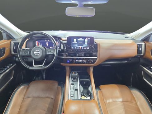 Used 2022 Nissan Pathfinder Platinum w/ Cargo Package FWD image 11