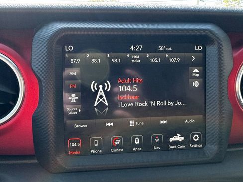 Used 2020 Jeep Gladiator Rubicon w/ Uconnect 4C Nav & Sound Group AWD/4WD image 17