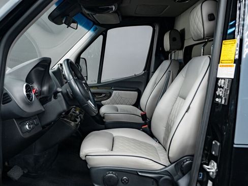 Used 2022 Mercedes-Benz Sprinter 3500 image 16