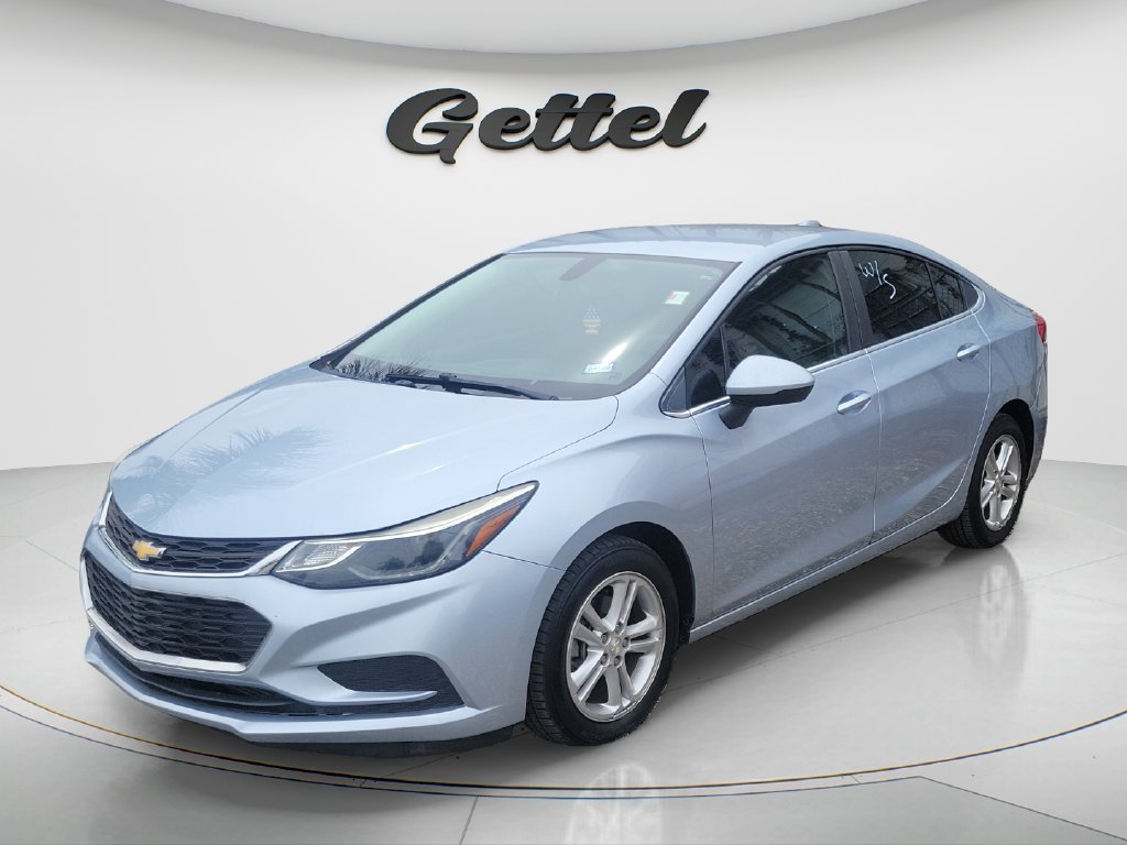 Used 2017 Chevrolet Cruze LT FWD image 2
