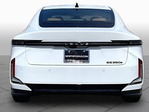 New 2026 Lexus ES 350e FWD image 4