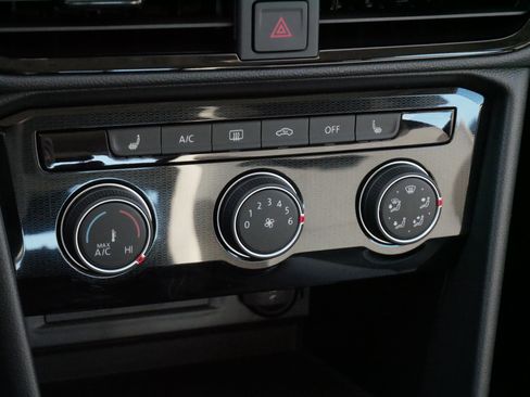 Certified 2025 Volkswagen Taos S AWD/4WD image 20