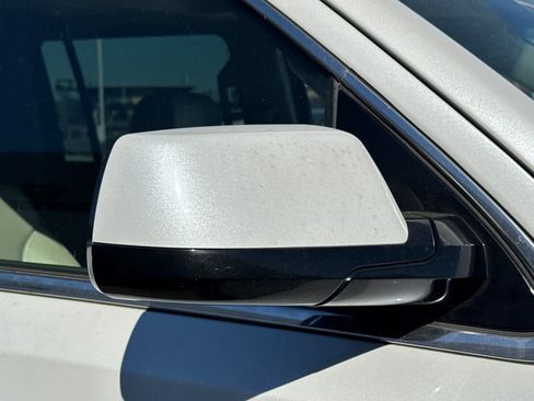 Used 2017 GMC Yukon XL Denali image 16