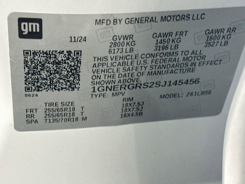 Used 2025 Chevrolet Traverse LT FWD image 12