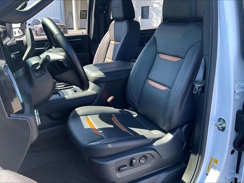 Used 2025 GMC Sierra 2500 AT4 w/ AT4 Premium Plus Package image 22