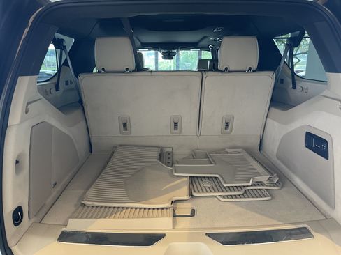 Certified 2024 Cadillac Escalade ESV Premium Luxury AWD/4WD image 7