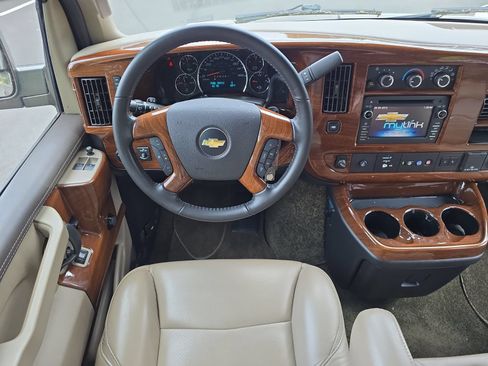 Used 2020 Chevrolet Express 2500 w/ Enhanced Convenience Package RWD image 31