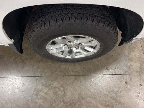 Certified 2024 Chevrolet Silverado 1500 LT AWD/4WD image 20