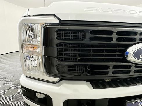 Used 2024 Ford F350 XLT image 5