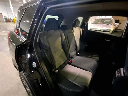 Used 2023 Nissan Rogue SV image 20