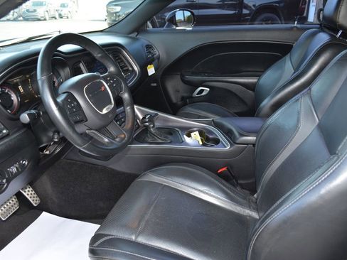 Used 2016 Dodge Challenger SXT Plus RWD image 13