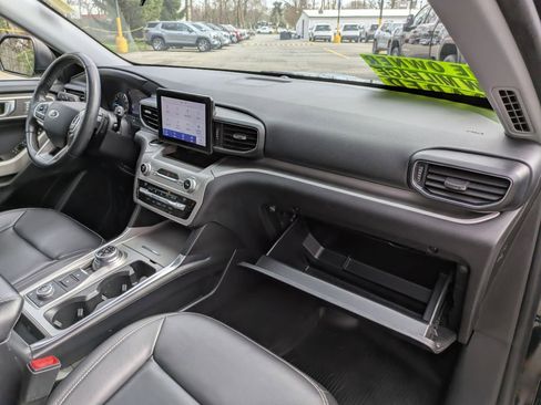 Used 2021 Ford Explorer XLT w/ Equipment Group 202A image 25