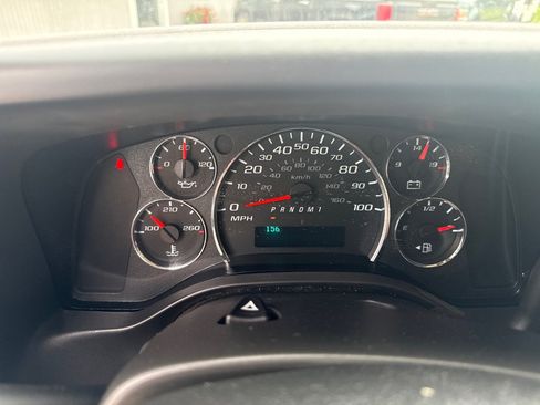 Used 2025 Chevrolet Express 2500 w/ Driver Convenience Package RWD image 21