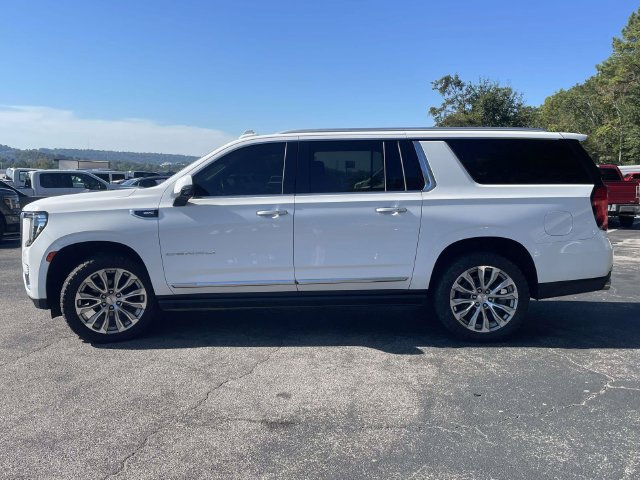 Used 2022 GMC Yukon XL Denali w/ Denali Premium Package AWD/4WD image 7