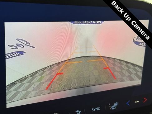 Used 2025 Chevrolet Traverse LT image 6