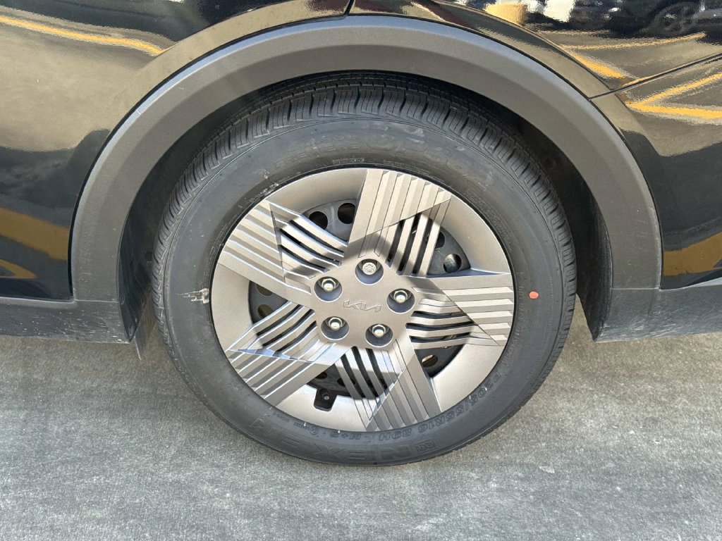 Used 2025 Kia K4 FWD image 6