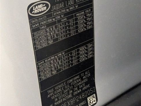 Used 2023 Land Rover Discovery S image 38