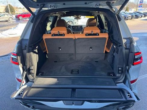 Used 2023 BMW X7 xDrive40i w/ M Sport Package image 9