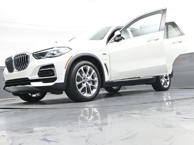 Used 2023 BMW X5 xDrive45e AWD/4WD image 45