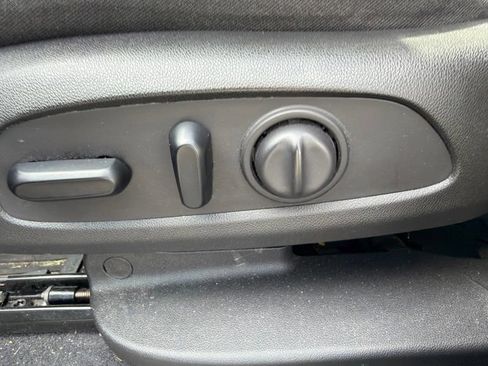 Used 2021 Chevrolet Equinox LT FWD image 14