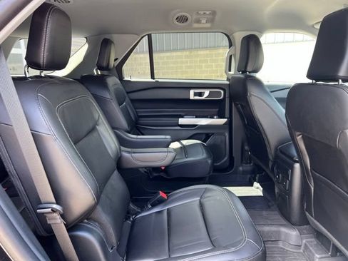 Used 2023 Ford Explorer XLT w/ Equipment Group 202A AWD/4WD image 14