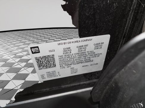Used 2023 Chevrolet TrailBlazer LT w/ LPO, Blackout Package FWD image 37