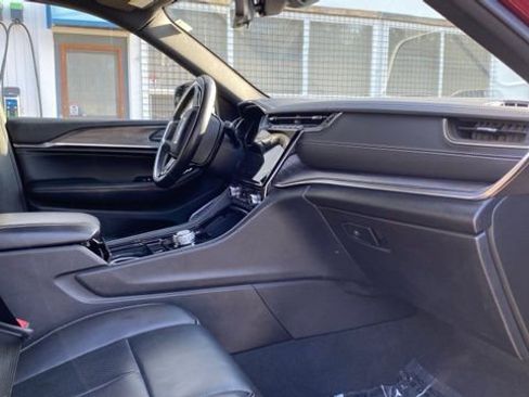 Used 2022 Jeep Grand Cherokee L Overland w/ Luxury Tech Group IV image 19