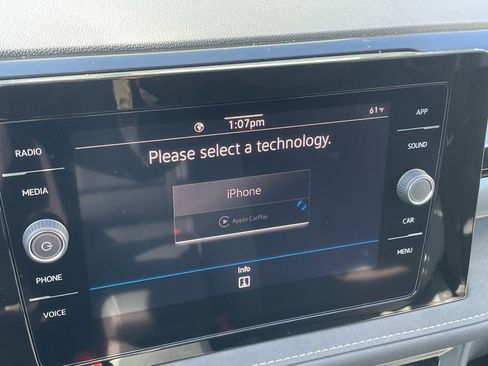 New 2026 Volkswagen Taos SE FWD image 23