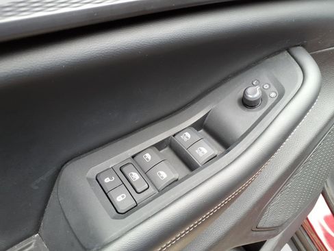 Used 2023 Jeep Grand Cherokee Laredo image 18