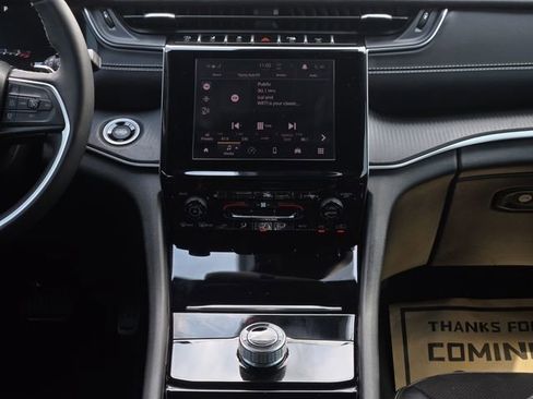 Used 2023 Jeep Grand Cherokee Altitude AWD/4WD image 20