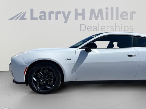 New 2026 Dodge Charger R/T w/ Blacktop Package AWD/4WD image 9