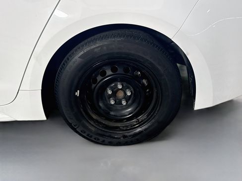 Used 2022 Toyota Corolla L FWD image 36