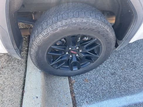 Used 2022 GMC Sierra 1500 Elevation image 19