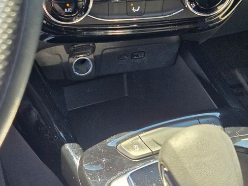 Certified 2025 Chevrolet Trax LT FWD image 26
