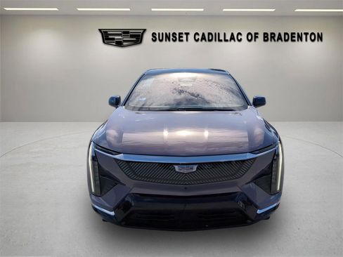 New 2026 Cadillac Optiq Luxury 1 image 2