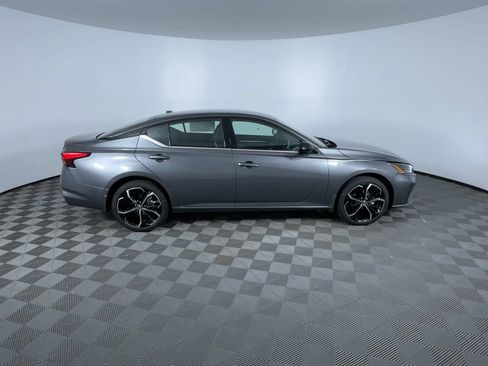 Used 2025 Nissan Altima 2.5 SR AWD/4WD image 9