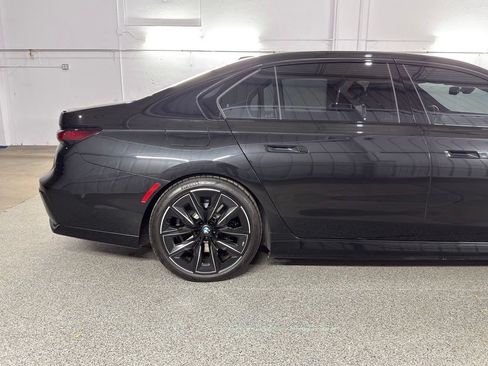 Used 2023 BMW i7 xDrive60 AWD/4WD image 7