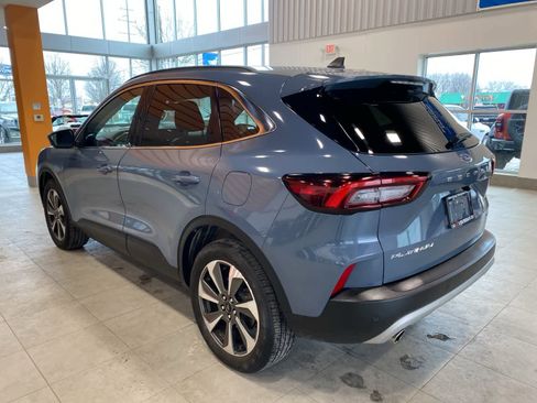 Used 2023 Ford Escape Platinum image 3