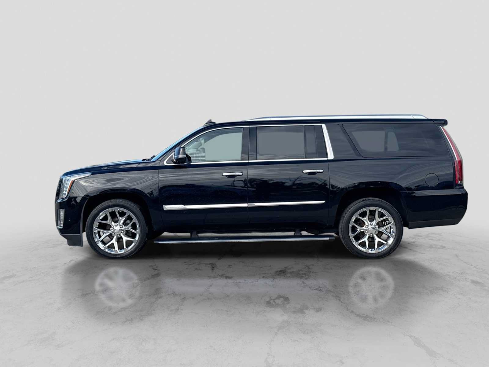 Used 2018 Cadillac Escalade ESV Premium Luxury AWD/4WD image 3