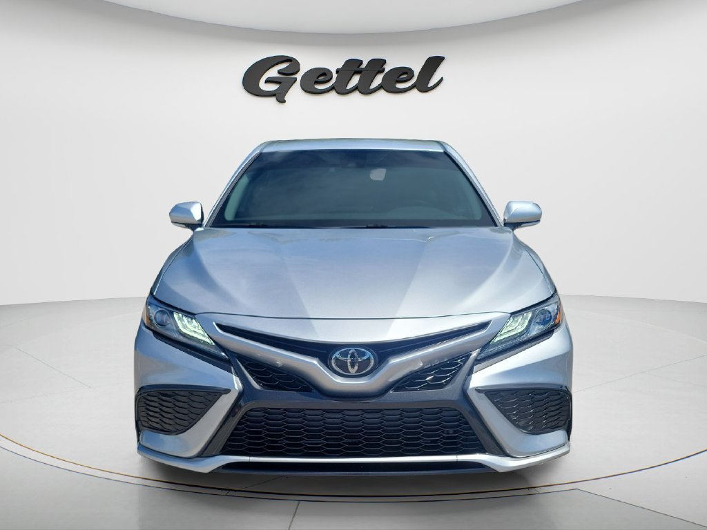 Used 2023 Toyota Camry XSE FWD image 2
