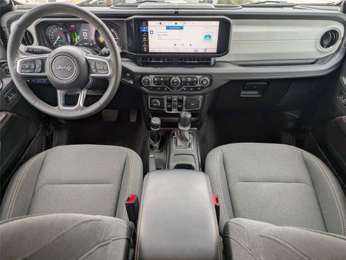 Used 2024 Volkswagen Tiguan Wolfsburg Edition image 18