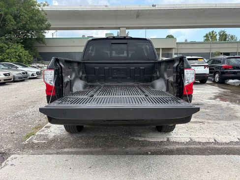 Used 2021 Nissan Titan SV w/ SV Convenience Package RWD image 13