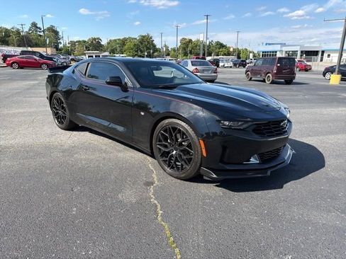 Used 2021 Chevrolet Camaro LT w/ RS Package RWD image 5