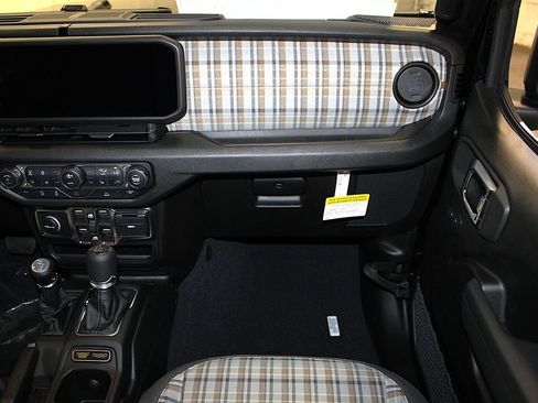 New 2026 Jeep Wrangler Unlimited Sport AWD/4WD image 29