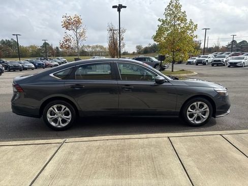 Certified 2025 Honda Accord LX image 5
